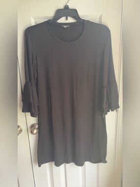 Mary Square Women’s Medium Black T-Shirt Dress